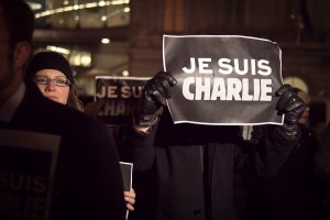 "Eu sou Charlie": frase se tornou símbolo da defesa pela liberdade de expressão depois de atentado em Paris. Foto: Valentina Calà/Flickr