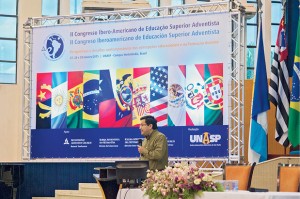 Adolfo Suárez no Congresso Ibero-Americano de Educação: "O ensino deve impactar o aluno na complexidade do ser e ao longo da vida". Foto: Jean Guilherme