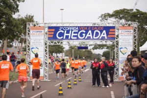 2ª Corrida Vida e Saúde contou com a participação de dois mil corredores. Iniciativa foi notícia na imprensa regional. Foto: Deivison Pedrê