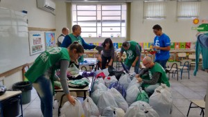 Voluntários-se-mobilizam-para-ajudar-comunidades-afetadas-por-enchentes-no-Sul-do-Brasil