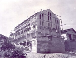 Início da construção do templo adventista japonês no bairro Capão Redondo, em São Paulo. Foto: Arquivo Kiwao Mori 