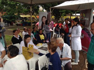 Feira de saúde organizada pelos calebes em Teodoro Sampaio (.