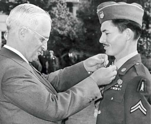 Em 1945, Desmond Doss recebeu do então presidente Harry Truman a Medalha de Honra do Congresso. Foto: desmonddoss.com