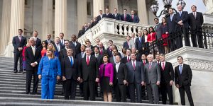 Embora 99% dos Republicanos e 80% dos democratas se declarem cristãos, percentual de protestantes no Congresso dos EUA tem caído nas últimas décadas. Créditos: