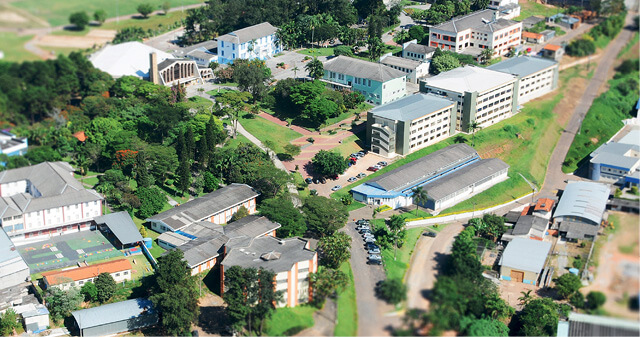 O verde do Unasp colore o Capão Redondo, um dos bairros mais cinzentos e populosos da capital. Foto: Acervo Unasp