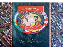 Clubes-recebem-album-comemorativo-do-IV-Campori-_Sul-Americano3