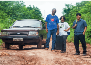 O pastor Miraldo Fag-tanh e o casal Laudelino e Geni Dantas. Igreja Adventista na região Centro-Oeste iniciará mapeamento da atuação de missionários voluntários nas aldeias. Foto: Márcio Tonetti