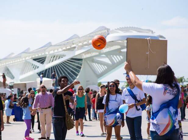 Dinamicas-quebram-barreiras-durante-projeto-evangelistico7-617x460 (1)