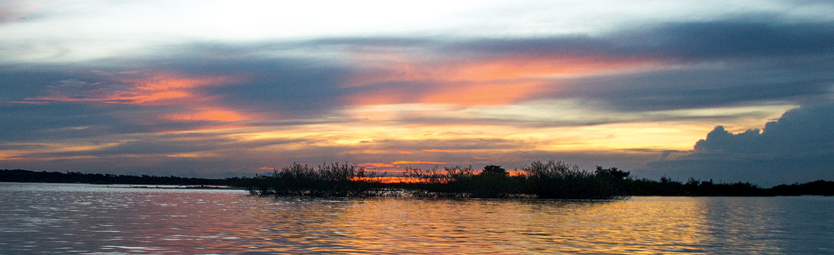 Com 20 mil Km² de extensão (área equivalente à do estado de Sergipe), a Ilha do Bananal é a maior ilha fluvial do mundo. Esse território abriga cerca de quinze aldeias indígenas de cinco etnias. A maior dessas comunidades é a aldeia Santa Isabel, da etnia carajá. Foto: Márcio Tonetti