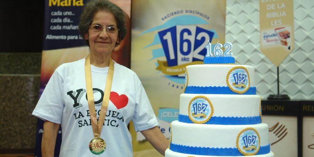 Peruana professora da Escola Sabatina por 50 anos