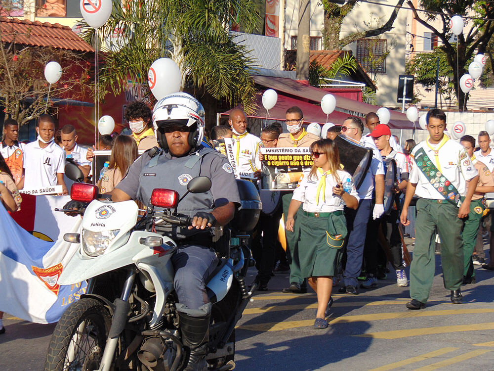 mensagem-de-alerta-passeata-contra-o-fumo-na-zona-leste-de-SP---foto-2